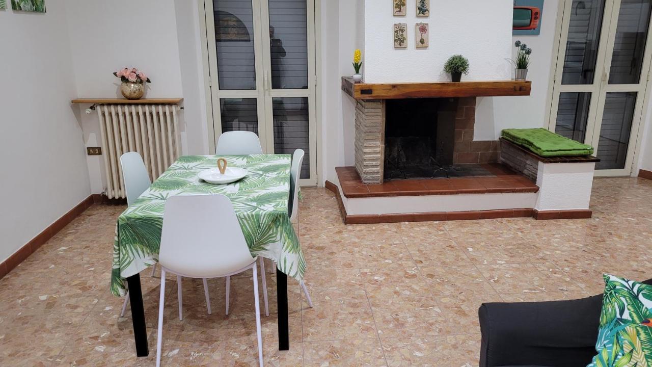 La Casa Sul Corso E La Casa Sui Tetti *